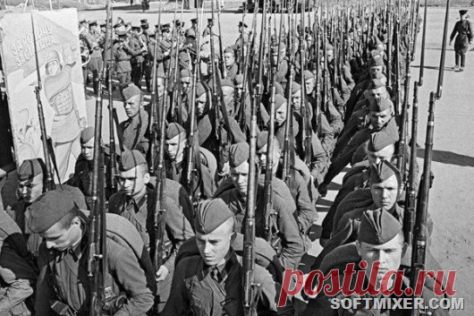 За десять дней до войны 
В большинстве мемуаров советских военачальников неустанно повторяется мысль, что начало Великой Отечественной войны застало большинство красноармейцев мирно спящими, отчего войска приграничных округо…