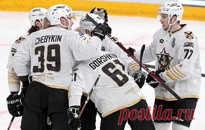 "Адмирал" одержал вторую победу над "Ак Барсом" в серии второго раунда плей-офф КХЛ. Казанцы ведут в серии со счетом 3-2