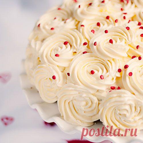 Лимонный торт с клубничным желе.