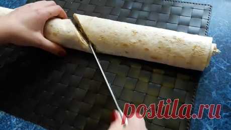 Рулетики из лаваша с грибами, сыром и колбасой