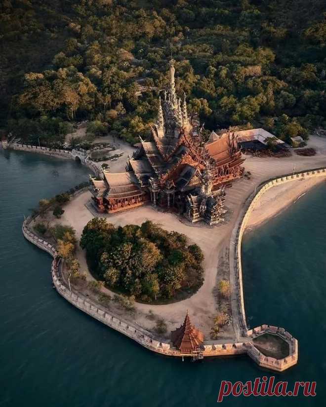 Храм Истины, Паттайя, Таиланд.