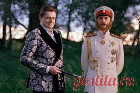 Российские музыканты представили ремейк хита 1994 года. Группа Cream Soda и певица Алена Свиридова представили ремейк песни «Розовый фламинго». В клипе снялся публицист и историк Евгений Понасенков, известный в сети как Маэстро. По словам музыкантов из Cream Soda, Понасенков в клипе просто гуляет, «ведь прогулка — это и есть свобода!»