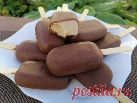 10 порций МОРОЖЕНОГО из стакана молока! Крем-брюле в шоколаде Рецепт просто супер! Во-первых, всего стакан молока и у меня получилась гора мороженого! Второе и самое главное, крем-брюле самое любимое мороженое моей семьи и получается очень вкусным!