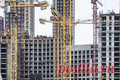 В Москве подешевели квартиры в новостройках. В сентябре 2022 года средняя цена сделки с квартирой в новостройке Москвы снизилась на 7,3 процента относительно августа. Средняя стоимость достигла 18,1 процента. В августе показатель находился на уровне 19,5 процента. Таким образом в девятом месяцев бюджет покупки снизился на 1,4 миллиона рублей.