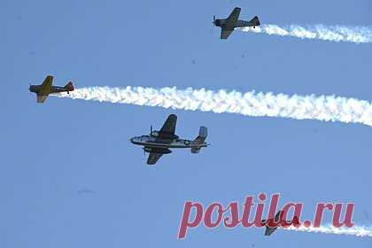 Два ядерных бомбардировщика США вылетели на Ближний Восток. США отправили два способных нести ядерное оружие бомбардировщика B-52 на Ближний Восток. Как сообщает газета Politico, решение об этом было принято для демонстрации силы на фоне предположительных планов Ирана атаковать объекты энергетической инфраструктуры Саудовской Аравии.