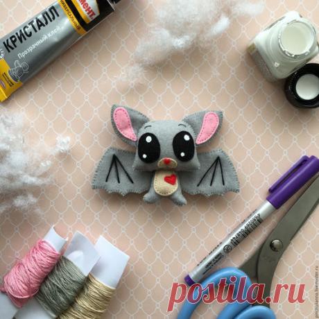 Купить Игрушка из фетра "Летучая мышка" - серый, фетр, летучая мышь, животные из фетра