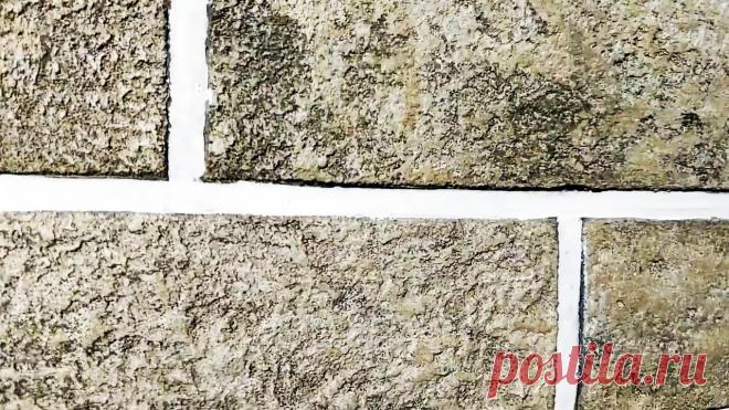 Копеечная имитация кирпичной кладки своими руками Возле камина, на стене балкона или в коридоре отлично смотрится декоративная кирпичная кладка. Обычно ее делают просто из гипсовой плитки, но есть и более дешевый способ. Рассмотрим, как сымитировать кирпичную кладку плиточным клеем. Материалы: Плиточный клей; малярный скотч 19 мм; грунтовка