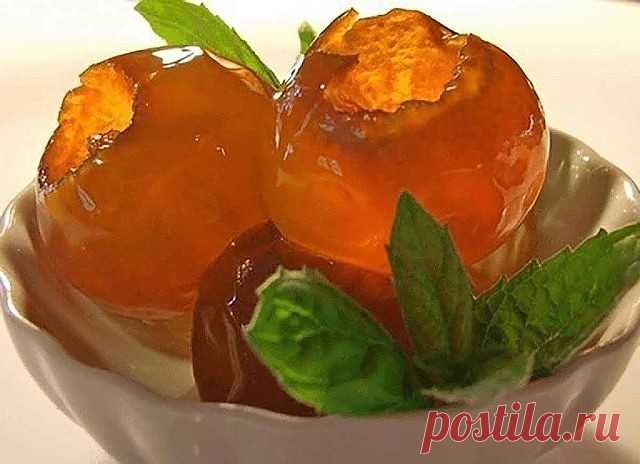 ПРОЗРАЧНОЕ ВАРЕНЬЕ ИЗ ЯБЛОК - ТАКОЕ ВКУСНОЕ И КРАСИВОЕ, ЧТО ЕЛ БЫ И ЕЛ!

На 1 кг. яблок берём 1,2 кг. сахара.
Удаляем середины, засыпаем сахаром и оставляем на 10-12 часов
Яблоки с сахаром должны постоять какое-то время, чтобы выделился сироп. Удобнее всего нарезать яблоки вечером, к утру они уже будут в яблочно–сахарном сиропе.

Дальше варить варенье из яблок на медленном огне, постоянно помешивая.
Закипело, выключить и оставить остывать и пропитываться сиропчиком.
Кастрю...