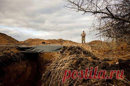 Американцы на Украине заявили о сокрушающих ВСУ «волнах» российских войск. ВСУ вынуждены перебрасывать войска с тыла на передовую, чтобы компенсировать поредевшие ряды пехоты, в то время как российские бойцы наступают сокрушительными «волнами». Об этом сообщили американские журналисты, которые побывали на линии фронта под Авдеевкой и в Угледаре.