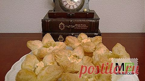 Слоеные корзинки с вялеными помидорами и сыром - кулинарный рецепт. Миллион Меню