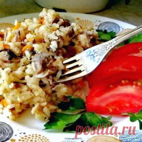 Рыбный плов | потрясающе вкусная шавля с рыбой (из рыбных голов и хвостовых частей) Домашняя50 мин.16Простой. 49301Автор: Людмила 04 июля 2020, 13:44. Как приготовить. Видео. Похожие рецепты. Ингредиенты. головы, хвостовые части, плавники - с 2 больших карпов. лук - 2 шт. (200 гр. ) морковь - 1 шт. (200 гр. ) рыбный бульон - 1 л. рис сырой - 2 ст. (400 гр. ) соль. смесь перцев - 0,5 ч.л. сладкая паприка - 1 ч.л. без верха. карри (куркума) - 0,5 ч.л. лавровый лист - 3 шт. р...