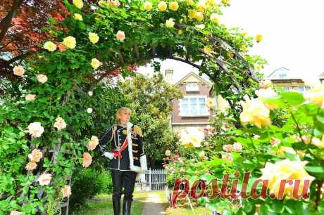 Photo shared by FRAN on May 15, 2021 tagging @fran_26092016. May be an image of 1 person, standing, rose, tree and outdoors.