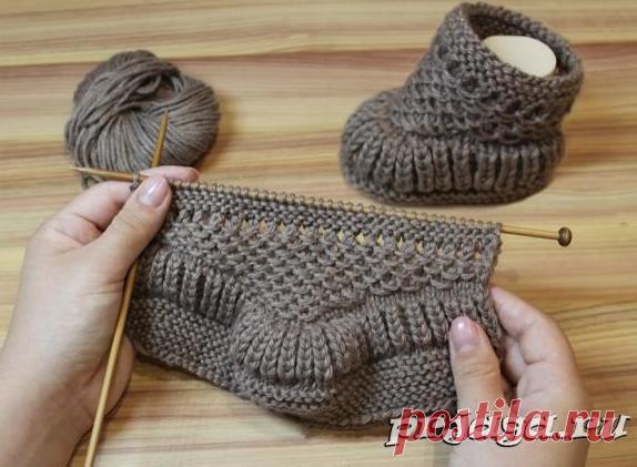 Пинетки на двух спицах.