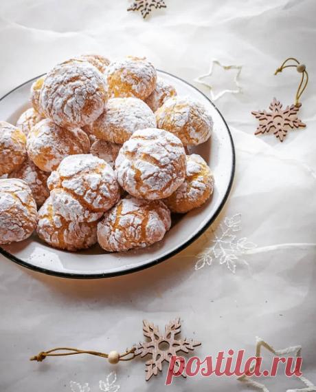 Печенье с трещинками тыквенное Пока осень ещё не закончилась,срочно приготовьте эти уютные печеньки. Если вы вдруг не любите тыкву. Не переживайте, она абсолютно не будет чувствоваться. РЕЦЕПТ: "Печенье тыквенное с трещинками" * 260 гр муки * 1 яйцо * 80 гр сл.масла * 80 гр тыквы (у меня замороженная😊) * 80 гр сахара * 1 ч.л.…