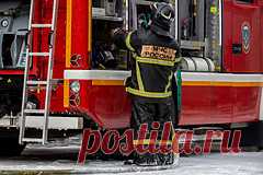 Шестеро россиян погибли при пожаре в частном доме. В якутском селе Сунтар шестеро россиян, в том числе четыре ребенка, стали жертвами пожара в двухэтажном частном доме. По информации спецслужб, на момент прибытия пожарных дом горел открытым огнем, площадь возгорания составила 70 квадратных метров.