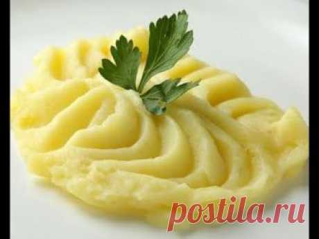 Картофельное пюре / рецепт от шеф-повара / Илья Лазерсон / русская кухня Лазерсон Любимое / Мастер-класс шеф-повара Ильи Лазерсона / Пошаговый рецепт / Картофельное пюре: картофель 7 шт среднего размера соль молоко примерно 0,5 л ...