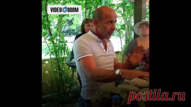 А вы знаете как отличить настоящий мёд от подделки?