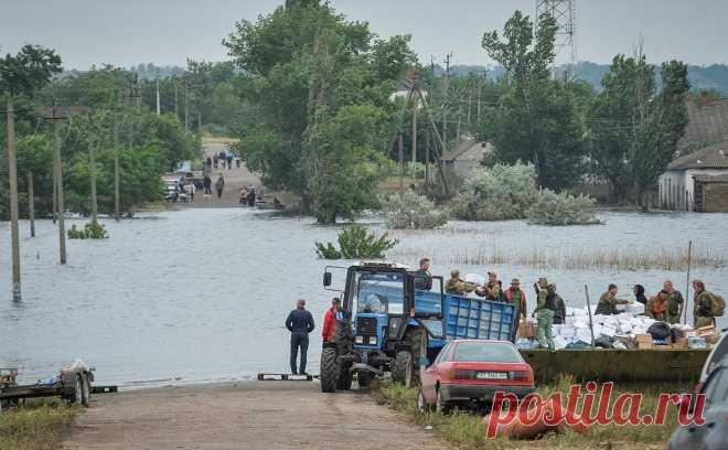 Херсонские власти сообщили о 17 погибших от последствий разрушения ГЭС. В Алешках и Голой Пристани на левом берегу Днепра погибли 17 человек. Украинские власти сообщали о десяти погибших на подконтрольной Киеву территории