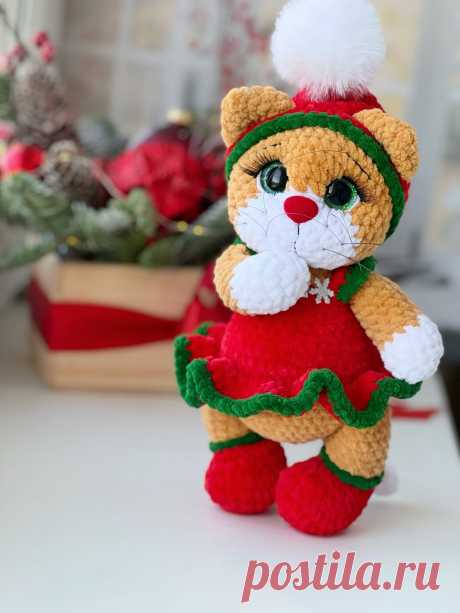 PDF Кошечка Модница крючком. FREE crochet pattern; Аmigurumi animal patterns. Амигуруми схемы и описания на русском. Вязаные игрушки и поделки своими руками #amimore - плюшевый котик, кот из плюшевой пряжи, кошечка, кошка, котенок.