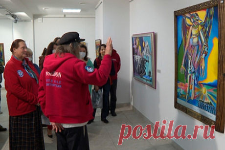 В Мурманске открылась выставка картин Федора Конюхова. В Мурманске открылась экспозиция живописи и графики путешественника Федора Конюхова. На выставке представлена 21 работа. На открытии выставки Конюхов рассказал, что множество картин создавал во время своих путешествий. Одна из картин создана им во время одиночного арктического дрейфа на льдине.
