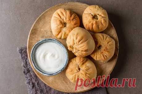 Беляши с картофелем и мясом
Домашних обычными пирогами уже не удивишь, разбаловала, а руки будто сами к противню тянутся. Долго искала необычный рецепт, чтобы порадовать родных чем-то вкусненьким и наткнулась на беляши с картошкой. Приготовила — разлетелись, не прошло и часу!