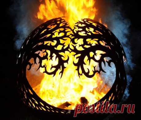 Дизайнерские огненные шары в саду ~ Planetalsad