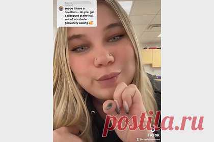 Женщина рассказала о плюсах жизни с «руками динозавра». Жительница США, Кэссиди Ларами, рассказала о жизни с «руками динозавра». Женщина родилась с шестью пальцами на руках. Ларами признается, что часто становится объектом травли из-за необычной внешности. По словам женщины, ее нередко сравнивают с черепашкой-ниндзя, велоцираптором или тираннозавром.