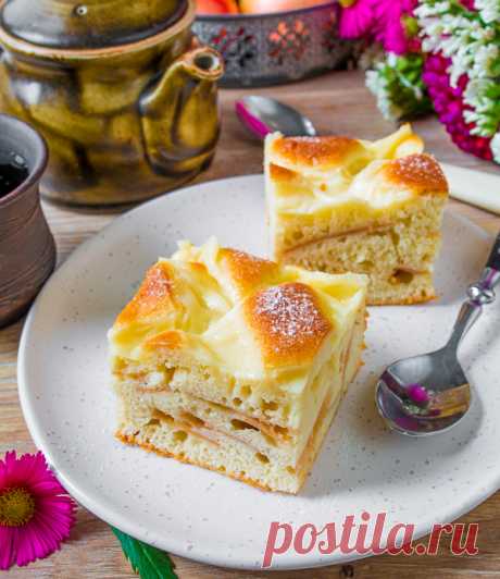 Яблочный пирог с заварным кремом на Вкусном Блоге А яблоки все не убывают. Поэтому сегодня даю очередной рецепт с ними 🙂 Шикарный яблочный пирог с запеченным заварным кремом. Влажный, нежный, просто восхитительный. Пусть вас не пугает заварной крем – готовится он максимально просто, главное не зевать 🙂 Он – очень важны составляющая этого пирога. Потому что превращается его…