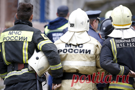 В квартире российского пенсионера произошел взрыв газа. В поселке Цементном Невьянского района Свердловской области взрыв газа повредил три квартиры в пятиэтажном доме. Об этом рассказал глава пресс-службы ГУ МВД по Свердловской области Валерий Горелых. Отмечается, что трехкомнатная квартира, в которой прогремел взрыв, принадлежит пенсионеру.