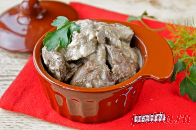 Куриная печень, жареная с луком и сметаной - рецепт с фото