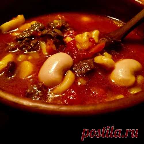 Суп Боб -левеш ,с фасолью и чипетками