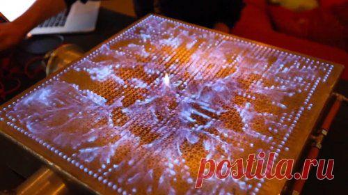 *Pyro Board - "пламенная" аудио-визуализация, реализованная при помощи 2500 газовых горелок.* Кто не совсем засох мозгами, обязательно смотреть. Отвлекитесь от котиков. Видео к статье прилагается.