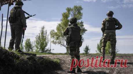 В районе Времевского выступа: в группировке «Восток» заявили об уничтожении рядовым более 10 националистов при атаке ВСУ. Рядовой группировки войск «Восток» Артём Березин при отражении атаки ВСУ в районе Времевского выступа уничтожил более десяти украинских националистов, сообщили в пресс-центре группировки. Отмечается, что профессионализм и самоотверженность мотострелкового полка, в котором служит Березин, помогли российским войскам сорвать атаку ВСУ и удержать свои позиции. Наряду с этим…