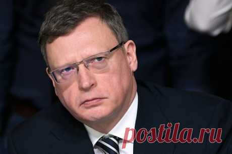 Губернатор Омской области отреагировал на драку местных чиновников. Губернатор Омской области Александр Бурков в разговоре с «Лентой.ру» прокомментировал драку местных чиновников, в результате которой глава Знаменского сельского поселения Андреев оказался в больнице. Бурков отметил, что встречи с населением не место для выяснения личных взаимоотношений.