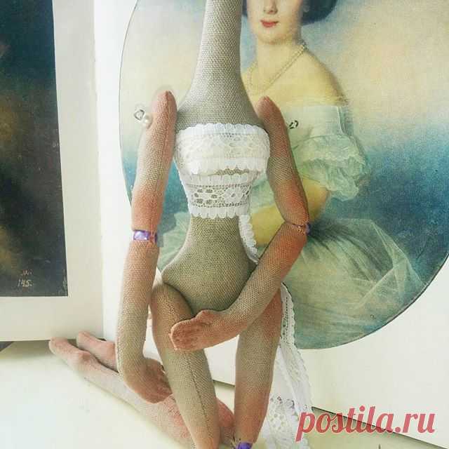 Выбирает себе нижнее белье...будет нежное и сексуальное😃
_______________________________
#тело #теломечты #арт#кукларучнойработы #кукла#текстильнаякукла #шарнирнаякукла #art#artdoll #doll #dollmaker #fashion #style #sexy #designdoll #beautydoll #fashiondoll #collectiondoll#rostov #ростов#ручнаяработа #handmade #handmadedoll #textiledoll #fabricdoll #процесс #creativedolls #creation#блондинка