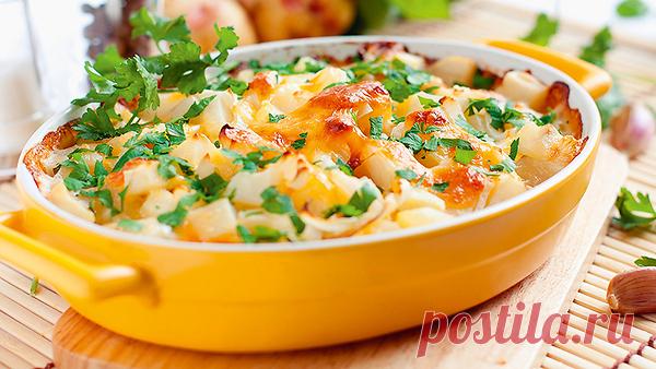 Рецепты от Дарьи Донцовой: удивительная запеканка, котлеты перед зарплатой и голубцы Дарья Донцова Филипп Гончаров
«Даже достаточно опытные хозяйки не застрахованы от ошибок. К примеру, не следует забывать, что кастрюлю, в которой вы варите картошку или любые другие овощи, всегда нужн…