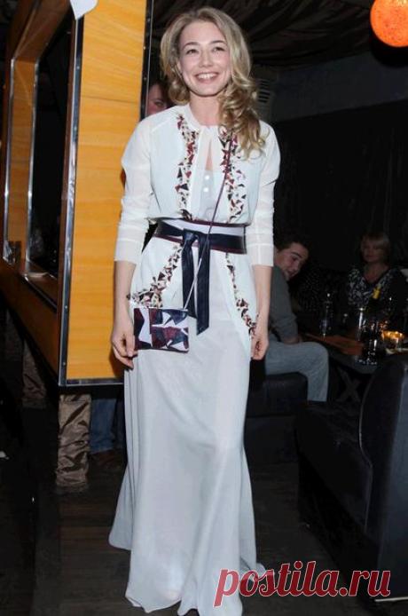 Мисс Утонченность и Грация: Оксана Акиньшина и ее самый яркие выходы на Красную Дорожку