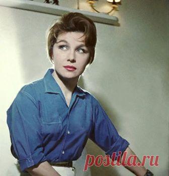 Нинель Мышкова: 20 лет актриса провела, не узнавая никого, даже собственного сына... | БОГЕМА | Яндекс Дзен