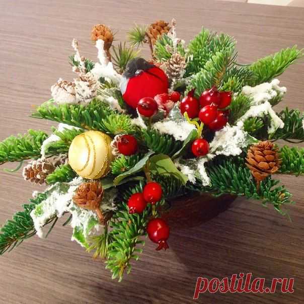 Изысканный и стильный новый год от Shishi.
Современное новогоднее оформление предполагает не только соблюдение традиций, но и утонченный стиль, делающий праздничное убранство настоящим шедевром дизайна. Мы предлагаем уникальные праздничные аксессуары, выполненные в самых модных ныне стилях.