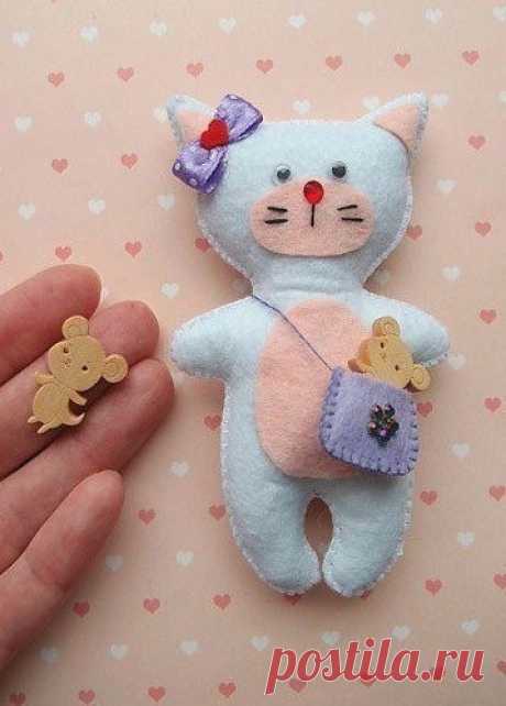 Шьём очаровательного котика из фетра