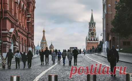 FATF не включила Россию в черный список. Членство в России было приостановлено в 2023 году, включить ее в список стран с серьезными недостатками в борьбе с отмыванием денег просила Украина. Росфинмониторинг заявил, что страна выполняет все обязательства