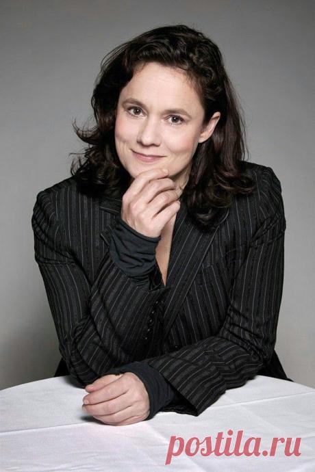 Пернилла Аугуст, 13 февраля, 1958