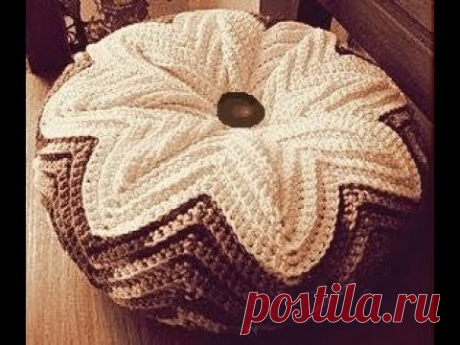 Подушка -пуфик на пол, крючком. Очень легкая.