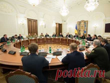 Совет нацбезопасности поручил В.Гройсману создать новую энергетическую стратегию Украины и резерв угля КИЕВ. 16 февраля. УНН. Совет национальной безопасности и обороны поручил Кабинету министров разработать и принять новую энергетическую стратегию Украины и …