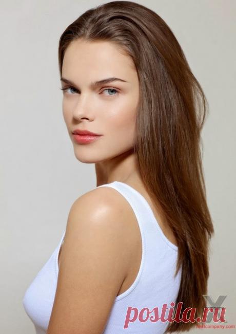 Соблазнительная словацкая фотомодель Виктория Халенарова