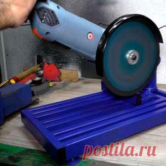 Самодельная стойка для болгарки своими руками (26 фото изготовления) Простая стойка для болгарки сделанная своими руками. Предстояло резать много профильных труб, вот и решил сделать себе удобное приспособление стойку под УШМ. Для изготовления стойки купил болгарку с диском на 230 мм, также использовал часть карданного вала 