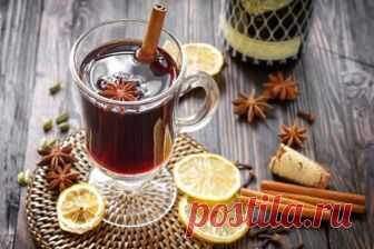 #райская_кухня #рецепты #GIF_рецепты
Глинтвейн: согреваем душу и тело

Этот вкусный старинный горячий напиток на основе красного вина прекрасно согревает в холодную погоду, возвращает бодрость, насыщает летним теплом и густым пряным ароматом!

Ингредиенты:

Сахар — 200 г
Яблоко — 2 шт.
Апельсины — 1 шт.
Корица — щепотка
Орех мускатный — щепотка
Гвоздика — 1 шт.
Красное сухое вино — 1 л

Приготовление:

Смесь вина, сахара, нарезанных кубиками яблок, ломтиков апельсинов и пр...