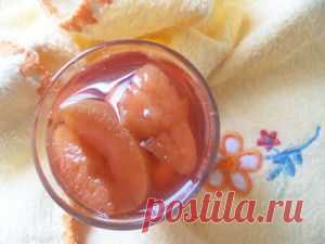 Компот из яблок и слив