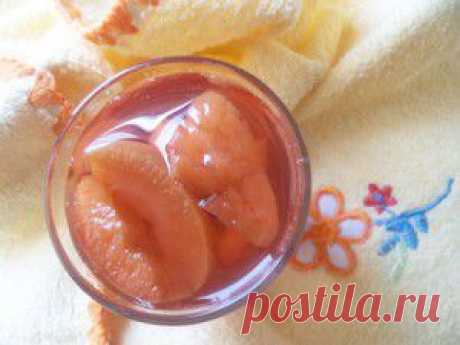 Компот из яблок и слив