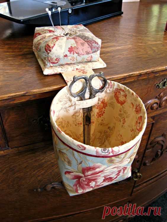 (18) Sew-In-Style Thread Catcher / Scrap Caddy with Detachable Pincushion